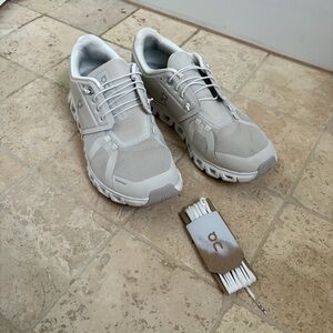 ON Cloud 6 mesh sneakers Grey